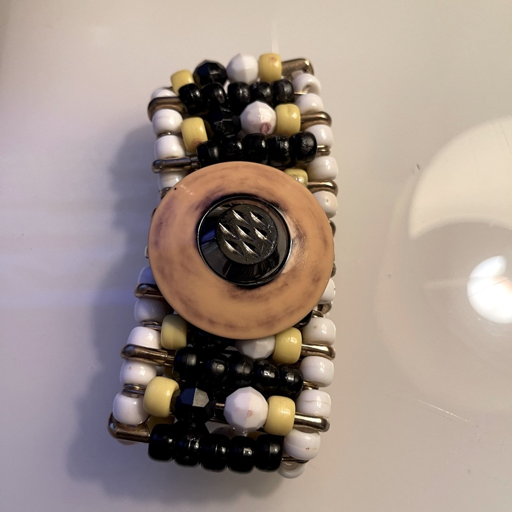Women’s Safety Pin Beaded Bracelets - Picture 3 of 14